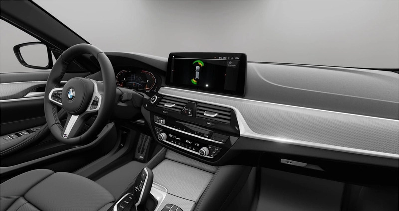 BMW Seria 5 cena 270499 przebieg: 5, rok produkcji 2023 z Łochów małe 22